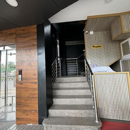 Amsher Suit Lulu Mall Road Hotel Kochi Eksteriør billede