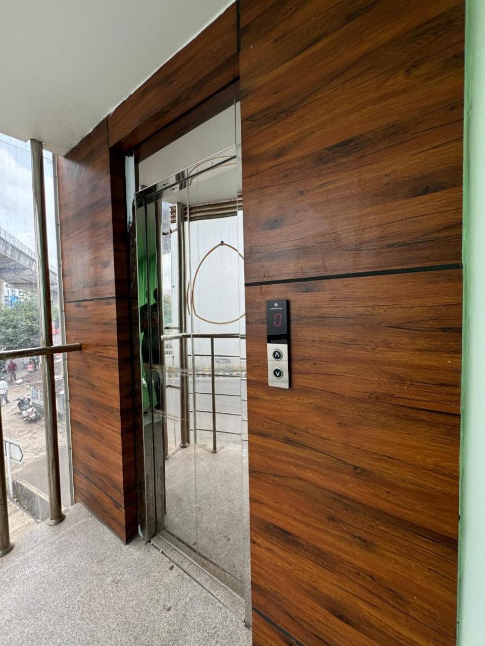 Amsher Suit Lulu Mall Road Hotel Kochi Eksteriør billede