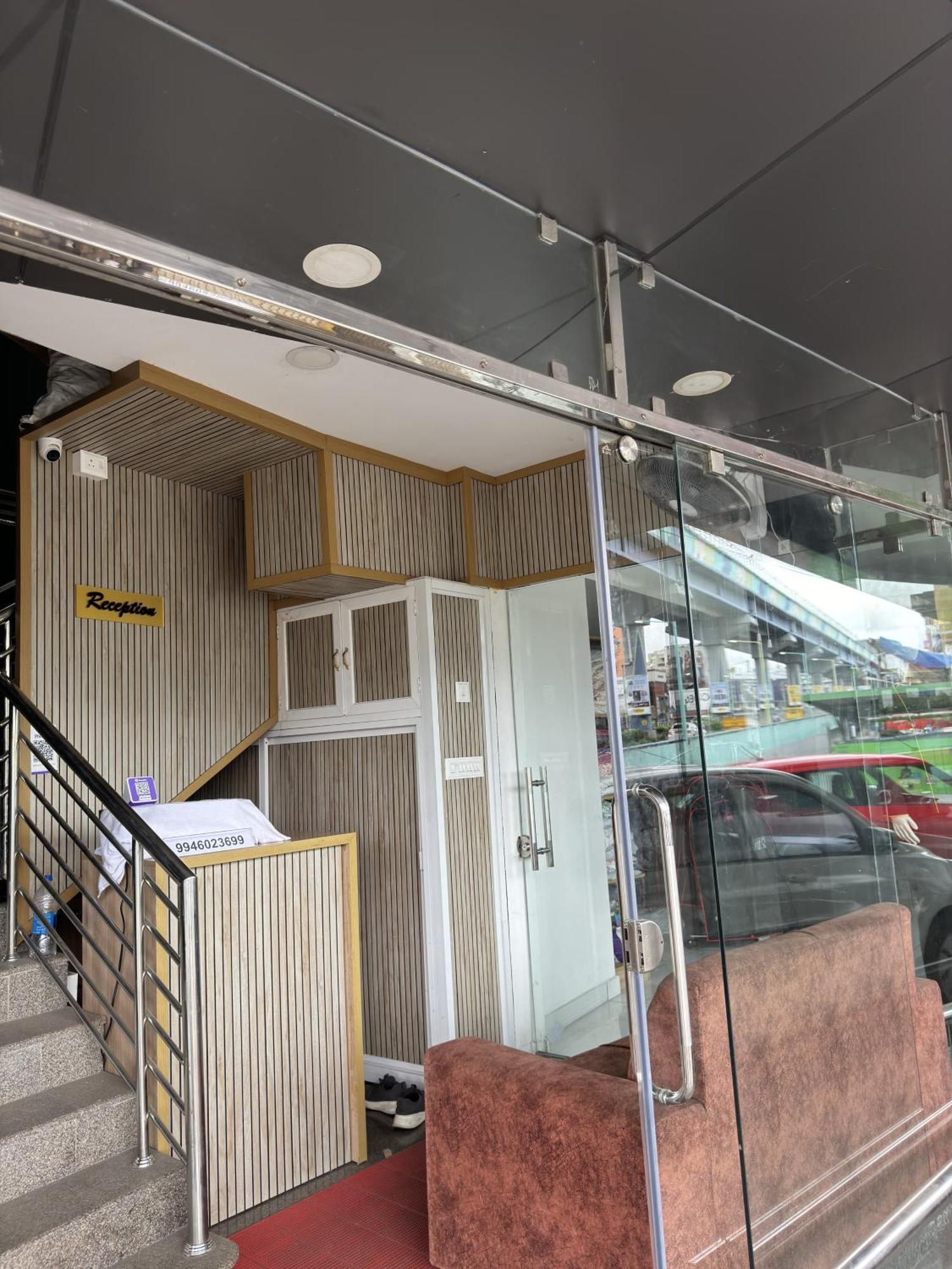Amsher Suit Lulu Mall Road Hotel Kochi Eksteriør billede