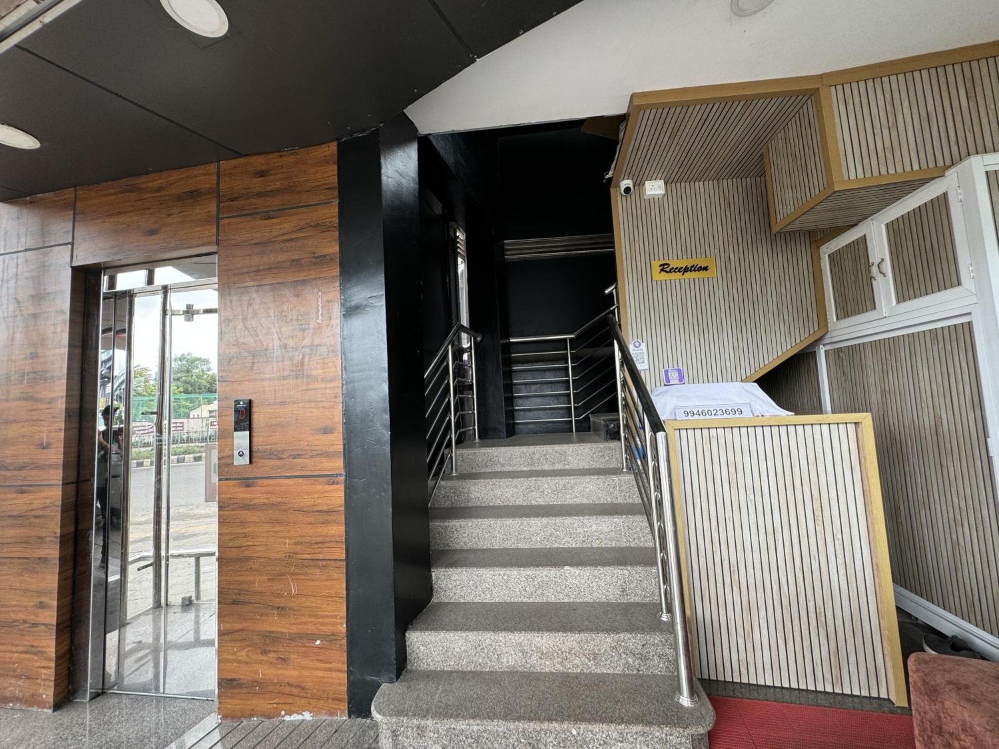 Amsher Suit Lulu Mall Road Hotel Kochi Eksteriør billede