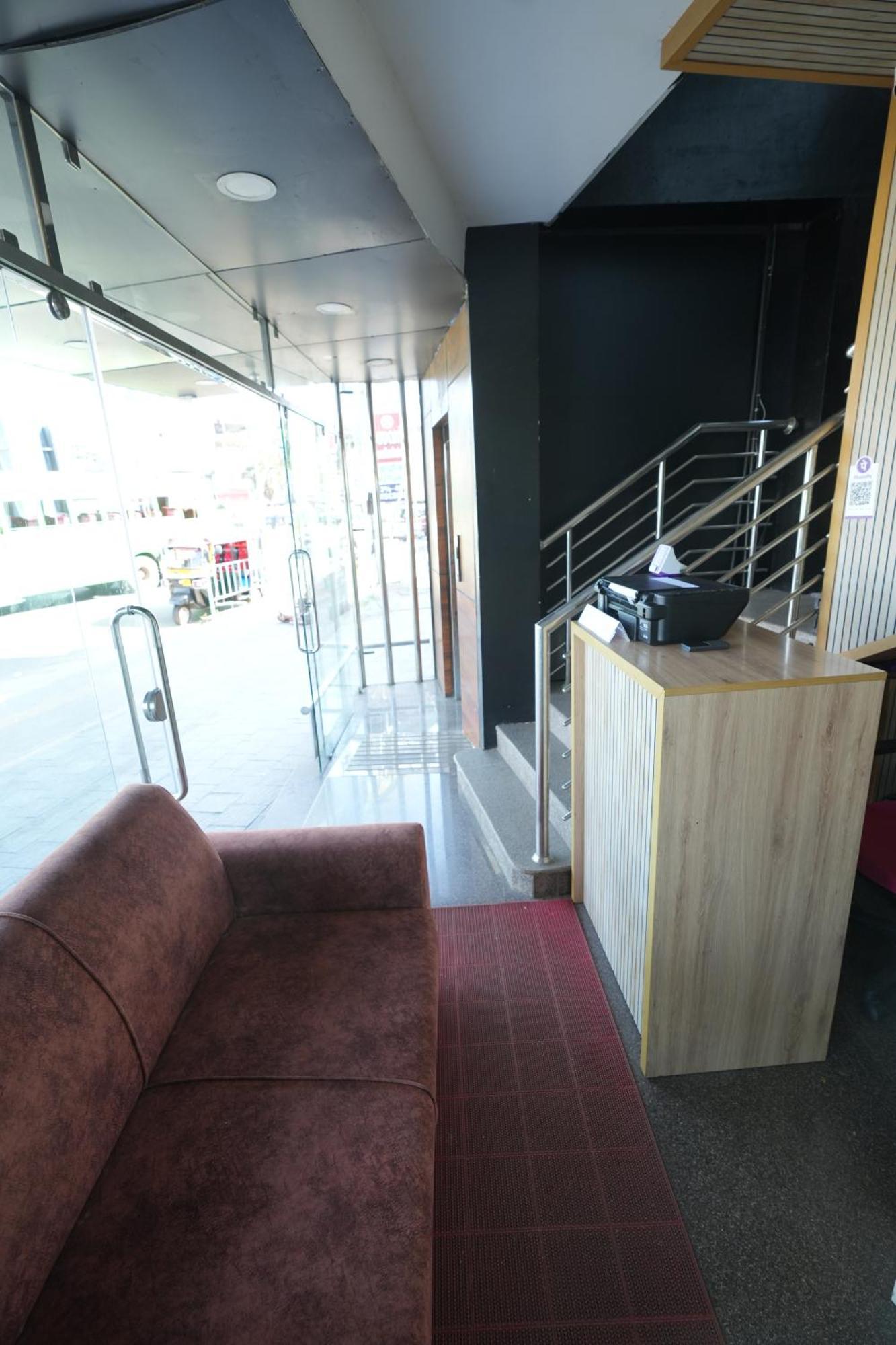 Amsher Suit Lulu Mall Road Hotel Kochi Eksteriør billede